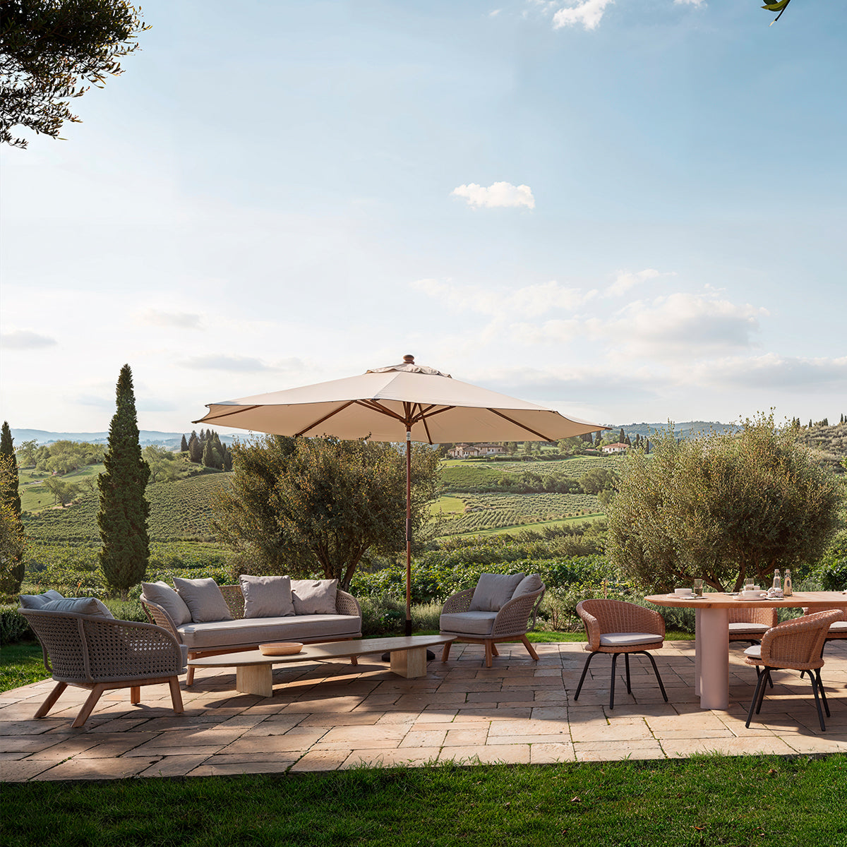 Oval Outdoor Coffee Table Aurore | Cabothousefurniture.com