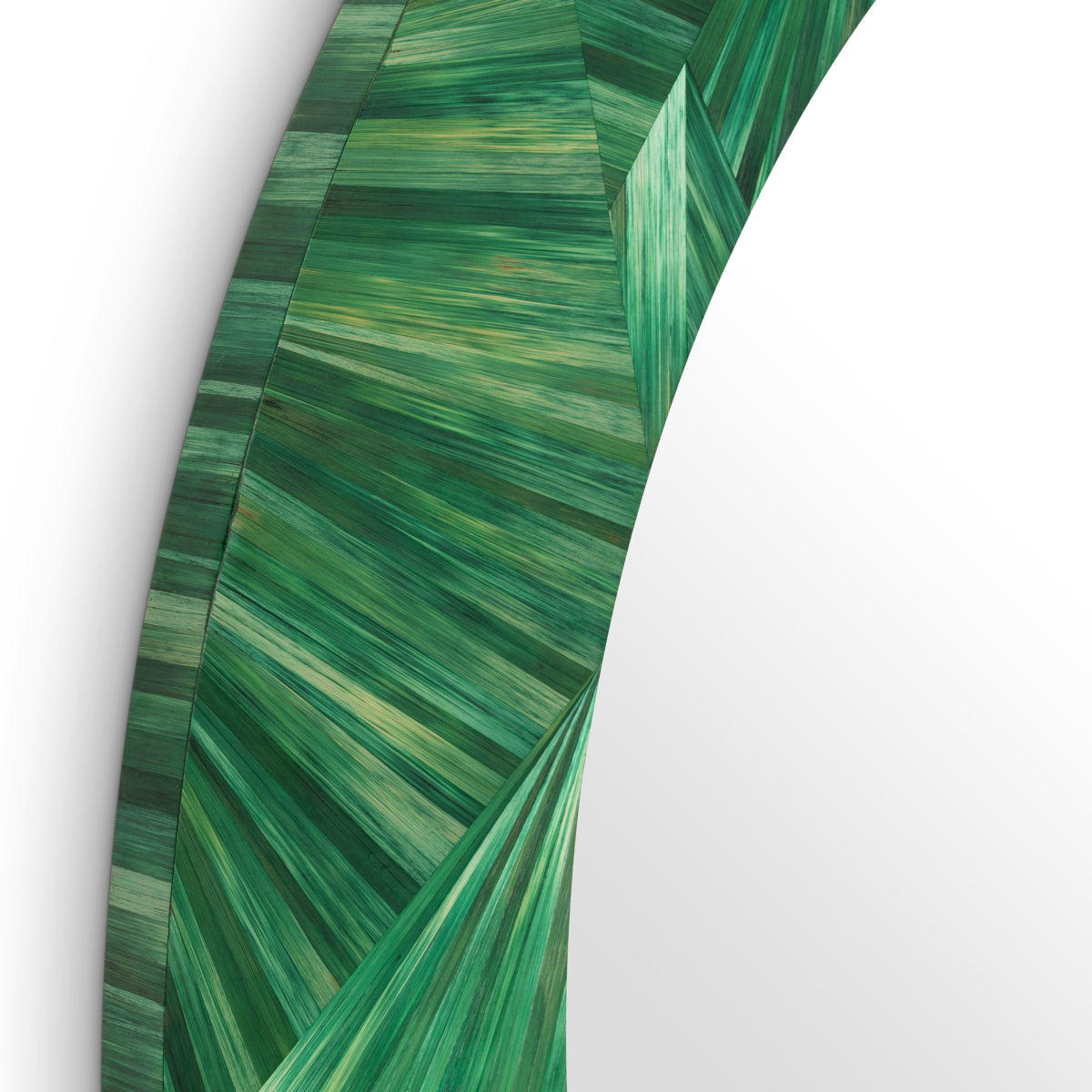 Round Straw Mirror Cassara