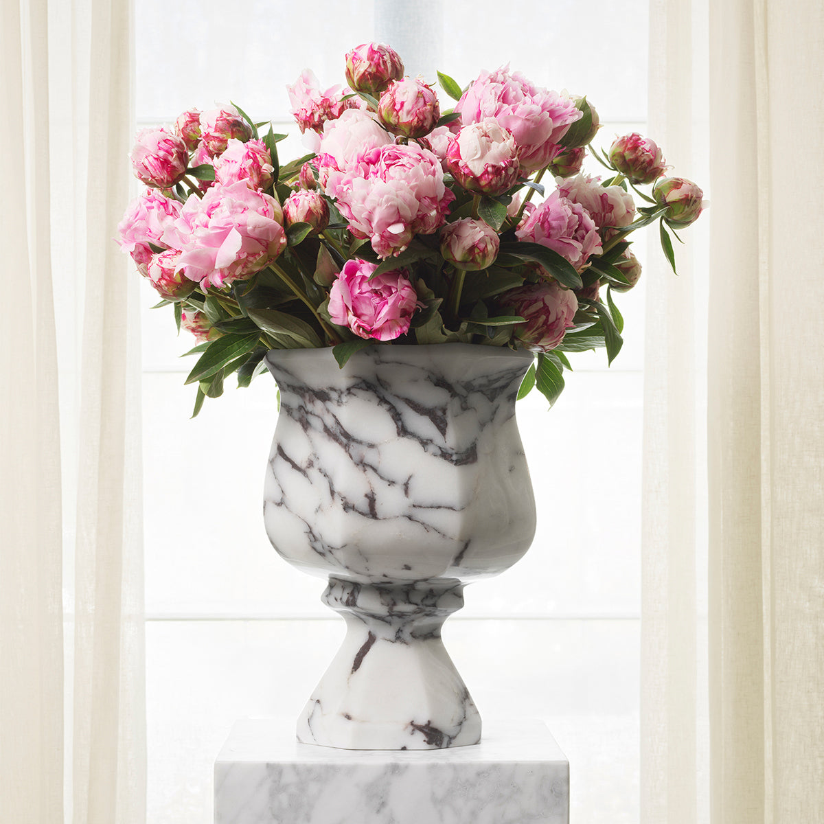 White Marble Vase Bennington | Cabothousefurniture.com